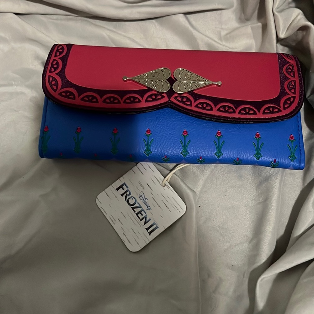 Anna Frozen 2 II loungefly Disney wallet NWT
